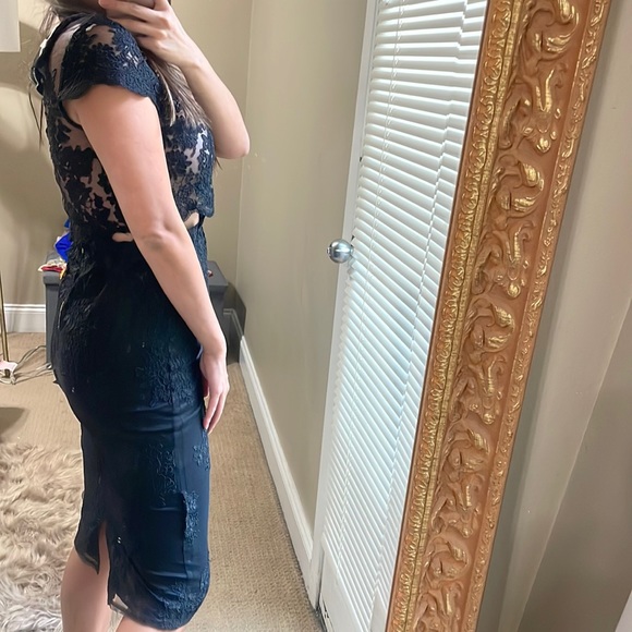 Lace zippered back set size large - Picture 3 of 6